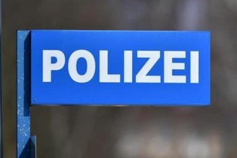 Ausstellungsbesucher mit Messer bedroht -