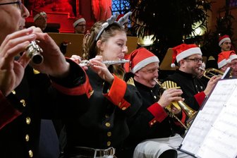 Ausverkaufte Adventskonzerte: Bergmusikkorps Saxonia Freiberg begeistert in der Nikolaikirche -