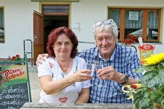 Auswärts essen "wie dorheeme" - Helga und Peter Demisch betreiben seit 30 Jahren die Gaststätte im Hirschfelder Tierpark. 