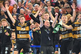 Auszeichnung mit der „Goldenen Pfeife“: Die besten deutschen Handball-Referees küren Trainer aus Meerane zum Sieger - Trainer André Haber, der aus Meerane stammt, erhält die Auszeichnung „Goldene Pfeife“.