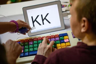 Autismuszentrum Vogtland: Auseinandersetzung mit dem Landratsamt um gekündigte Verträge spitzt sich zu - Das Landratsamt zahlt für 19 autistische Kinder im Vogtlandkreis Schulbegleiter.