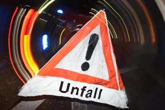 Auto erfasst vierjährigen Radfahrer - Am Montagnachmittag hat eine 58-jährige VW-Fahrerin in Chemnitz einen vierjährigen Fahrradfahrer angefahren, der Verletzungen davontrug.