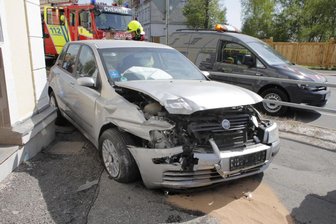 Direkt vor einem Dönergeschäft kam das Fahrzeug zum stehen.