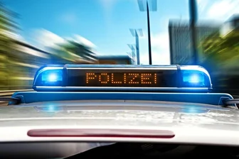 Auto fährt auf A72 auf Kleinbus auf: Drei Verletzte -
