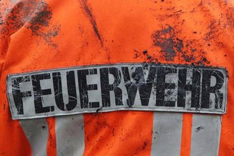 Auto fängt während Probefahrt Feuer - 