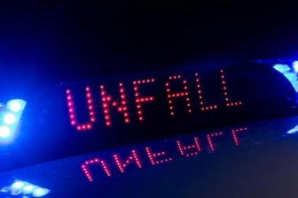 Auto mit Sommerreifen gerät auf A4 ins Schleudern -