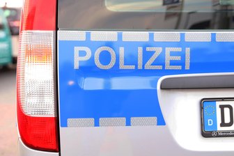 Auto überschlägt sich auf B 283 - Fahrerin schwer verletzt - Schwer verletzt worden ist am Dienstag eine Frau (59) bei einem Autounfall auf der B 283 bei Wohlhausen.