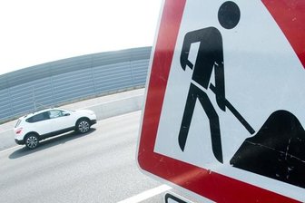 Autobahn 72: Freistaat lässt Böschungen sanieren -