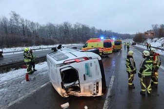 Autobahn nach Unfall gesperrt - 