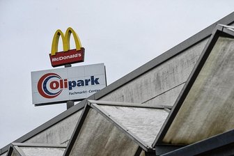 Autobahnzufahrt in Lichtenau ab Mittwoch gesperrt - Der Olipark ist ab 9. November nur aus Richtung Mittweida zu erreichen. Die Sachsenstraße ist zwischen Gasthof Oberlichtenau und Einkaufspark wegen Arbeiten an der Gasleitung gesperrt. Foto: Andreas Seidel