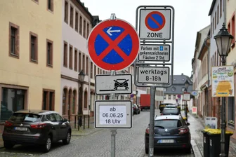 Autofahrer aufgepasst: Verkehrsänderungen beim Rochlitzer Kinderfest - Parkverbot wegen Kinderfestes in der Rochlitzer Innenstadt, unter anderem in der Burgstraße.