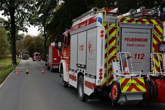 Autofahrer landet bei Zwönitz auf abgeerntetem Feld - Die S 283 zwischen Zwönitz und Affalter war während des Einsatz gesperrt.