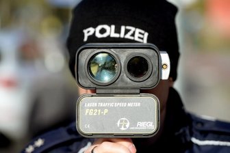 Autofahrer mit über 150 km/h auf der B 174 erwischt - 