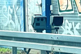 Autofahrer rast in Zwickau mit Tempo 181 über Bundesstraße - Die Polizei kontrollierte die Fahrgeschwindigkeiten auf der B 93 in Zwickau.