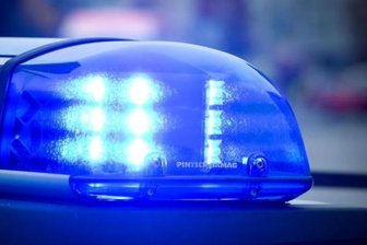 Autofahrer stoßen zusammen: Welche Ampel war grün? -