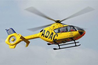 Autofahrer verletzt Jugendlichen in Bad Schlema schwer - Ein 17-jähriges Unfallopfer musste schwer verletzt per Rettungshubschrauber in eine Klinik.