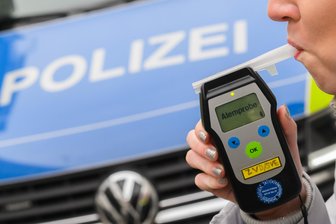 Autofahrerin im Erzgebirge morgens mit 2,14 Promille gestoppt - Eine Škoda-Fahrerin hatte morgens 2,14 Promille intus.