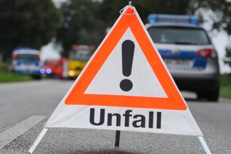 Autofahrerin kollidiert in Plauen beim Abbiegen mit Fahrzeug - Einen Unfall gab es am Montagmorgen am Rosa-Luxemburg-Platz in Plauen.
