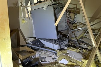 Automatensprenger vom Plauener Kaufland: Polizei hat einen Verdacht - Dieses Bild der Verwüstung hat die Polizei vor Ort in Plauen aufgenommen.
