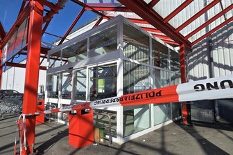 Automatensprengung in Plauen: Straftat wird wohl nie aufgeklärt werden - Wegen der Automatensprengung war das Kaufland in Haselbrunn für mehrere Stunden gesperrt.