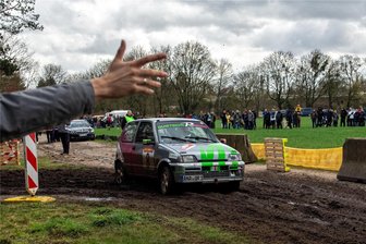Automobilsport in Annaberg: Pöhlberg-Slalom erlebt seine Premiere - Alexander und Cornelia Klemm werden während der Rallye Wittenberg angefeuert. Jetzt steht ein Slalomrennen in Annaberg an.