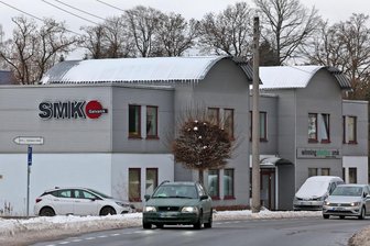 Automobilzulieferer in der Krise: Drohen in diesem Jahr in Westsachsen noch mehr Firmenpleiten? - Beim Automobilzulieferer SMK in Oberlungwitz wird trotz Insolvenz weiter produziert.