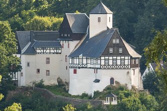 Autoren stellen Texte aus dem Erzgebirge und über das Erzgebirge vor - Am 10. April ist die Lesebühne zu Gast im Schloss Rauenstein.