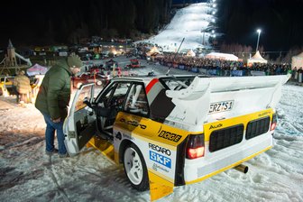 Autorennen auf der Skipiste im Vogtland: In Schöneck werden am Wochenende 10.000 Zuschauer erwartet - Zum RD48 Ice King Battle in der Skiwelt Schöneck werden dieses Mal 50 Teilnehmer mit ihren besonderen Fahrzeugen den Skihang Streugrün hochrasen.