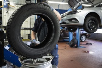 Autoreparaturen in Kfz-Werkstätten werden seit Jahren immer teurer – dafür gibt es mehrere Gründe - Nicht nur die höheren Stundenlöhne treiben die Preise in Kfz-Werkstätten.