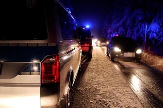 Autos driften auf Parkplatz in Oberwiesenthal - Polizei schreitet ein -