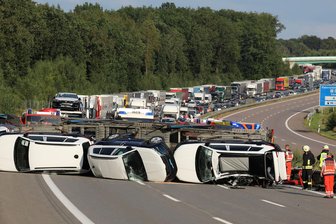 Autotransporter umgekippt - A 4 bei Wüstenbrand stundenlang gesperrt -