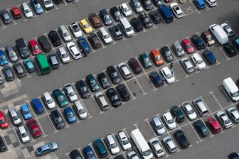 Autoversicherung wird für 8,1 Millionen Menschen teurer: Wer spart tatsächlich? - In der Kfz-Haftpflicht werden 8,1 Millionen Halter schlechtergestellt. Die Zahl der besseren Einstufungen ist geringer. Wer spart tatsächlich? 