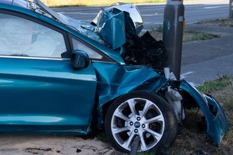 Schlechte Nachrichten für Autofahrer: Wegen der sogenannten Schadeninflation wird die Autoversicherung erheblich teurer.