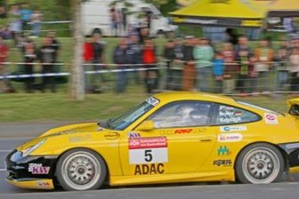 AvD-Sachsen-Rallye: Drift-Asse geben in Zwickau Gummi - Das Terrain rund um die Glück-Auf-Brücke in Zwickau hatte sich bereits im Vorjahr in ein Klein-Monaco verwandelt.