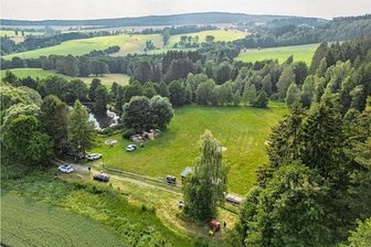 Awo-Club lädt ein: Biker feiern am Waldrand im Erzgebirge - Der AWO-Club „Skarabäus“ hat in den vergangenen Tagen sein Festgelände am Waldrand bei Elterlein hergerichtet. Hier finden Besucher mit und ohne Motorrad am Wochenende alles für eine ordentliche Bikerparty.