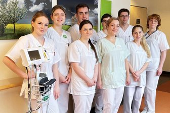 Azubis übernehmen für zwei Wochen neurologische Station am Helios Vogtland-Klinikum - Auszubildende und Praxisanleiter managen derzeit eigenständig eine neurologische Station im Plauener Helios-Klinikum.