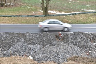 B 173: Die Tücken der Umfahrung bei Kleinschirma - Auf der Umfahrung der B 173 – hier von Freiberg in Richtung Oberschöna – gilt Tempo 30.