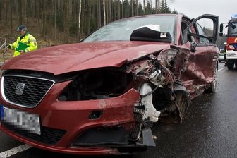 B 173 nach Unfall gesperrt -