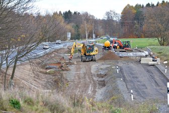 B 173: Umfahrung bei Kleinschirma wird wieder abgerissen - An der B 173 von Freiberg nach Chemnitz wird gegenwärtig die Baustellenumfahrung in Höhe Kleinschirma zurückgebaut.