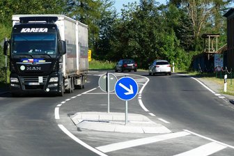 B 174: Verkehr zwischen Marienberg und Zschopau rollt seit Montagnachmittag wieder ungehindert - Die B 174 ist in Hohndorf wieder für den Fahrzeugverkehr freigegeben worden.