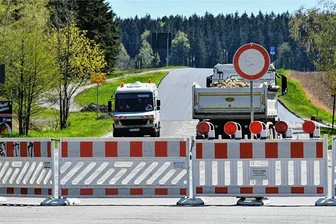 B 174: Vollsperrung zwischen Großolbersdorf und Heinzebank verlängert sich - Die Vollsperrung der B 174 zwischen Großolbersdorf und Heinzebank soll sich um einige Tage verlängern. 