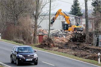 B 175 bei Glauchau: Weitere Abrisse für den Ausbau - Entlang der Hochuferstraße sind für den Ausbau der B 175 weitere Abrissmaßnahmen geplant. Sie betreffen den Bereich der Meeraner Straße.