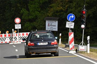 B 175 in Rochlitz gesperrt: Aus 1200 Metern werden 12 Kilometer Umleitung - Wegen der anstehenden Fahrbahnsanierung ist die B 175 zwischen dem Abzweig nach Sörnzig (Foto) und dem Abzweig Noßwitzer Weg voll gesperrt.