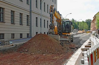 B 175 in Werdau einen Monat länger voll gesperrt als geplant - Die Tiefbauarbeiten in der Straße Zum Sternplatz waren ursprünglich nicht geplant. Foto: Thomas Michel