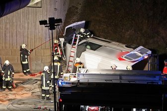 B 180 nach Unfall fünf Stunden voll gesperrt -
