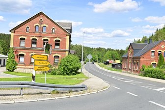 B 283 in Muldenhammer vier Wochen dicht: Wenn der Weg in die Kita 30 Kilometer länger wird - Ab 18. Juni ist die B 283 zwischen Jägersgrün und Morgenröthe-Rautenkranz wegen Bauarbeiten gesperrt.