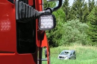 B 283 nach Unfall bei Eibenstock gesperrt - Ein Pkw ist von der B 283 abgekommen und hat sich in der Folge überschlagen.