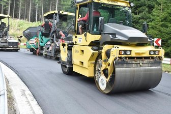 B 283 zwischen Klingenthal und Mühlleithen bekommt neue Fahrbahndecke -