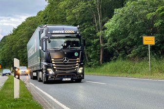 B 92 im Vogtland plötzlich dicht: Darum muss jetzt gebaut werden - Ab Montag Baustelle unter fünf Tagen Vollsperrung: Die B 92/Talsperrenstraße am Ortseingang Oelsnitz zwischen Schönbrunner und Hofer Straße.