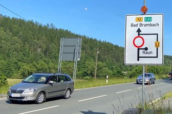 B 92 im Vogtland: Vollsperrungen bis 1. August - Die Vollsperrungen auf der B 92 nach Bad Brambach werden bis 1. August verlängert.
